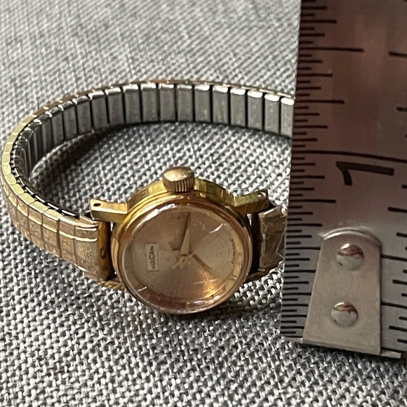 Vulcain Ladies Gold Winding Watch with Speidel Stretchable Wristband vintage - Picture 10 of 10